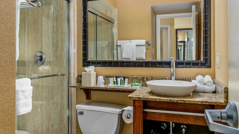 Suite, 2 Queen Beds, Balcony, City View - Photo 10