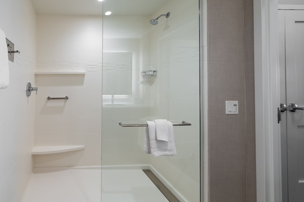 Suite, 1 Bedroom - Photo 3