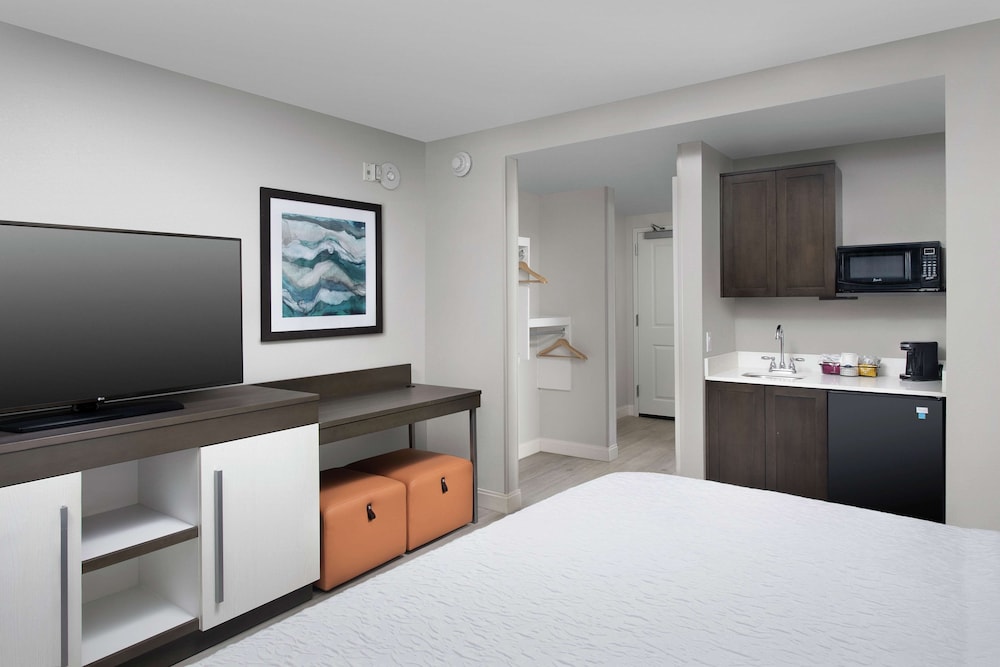 Room, 1 King Bed, Accessible (Hearing) - Photo 6