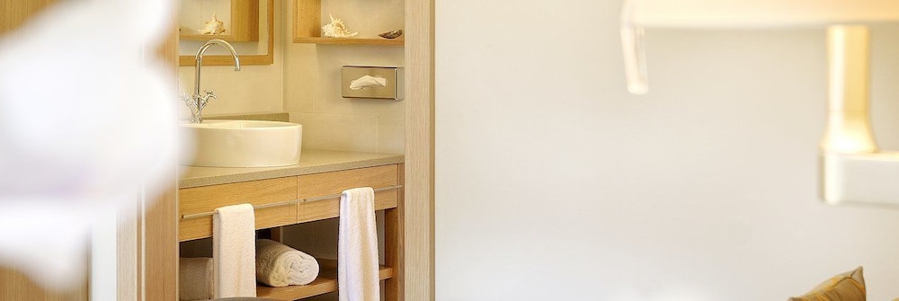 Classic Double Room, Women Only photo 2