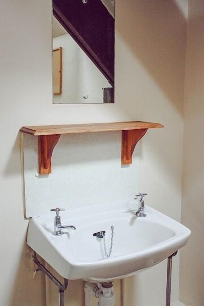 Twin Room, Shared Bathroom photo 3