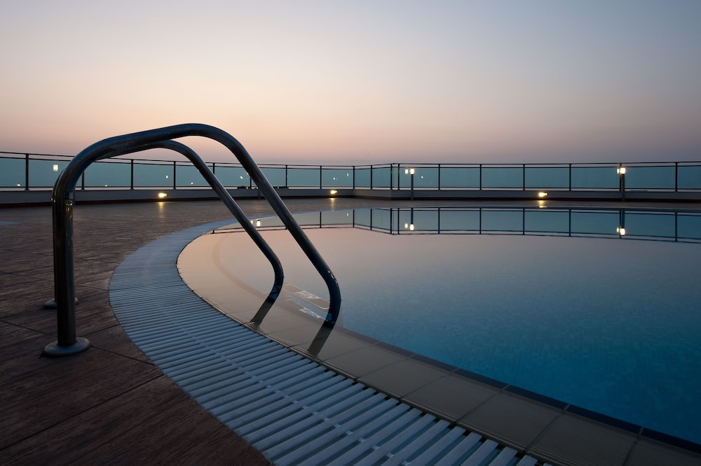 Deluxe Room, Pool Access, Sea View photo 2