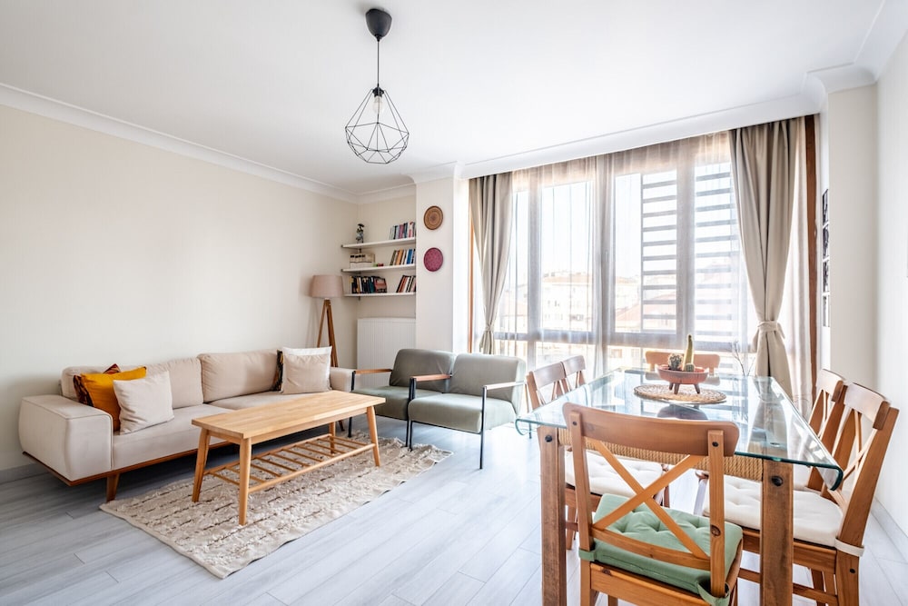 Apartment photo 2