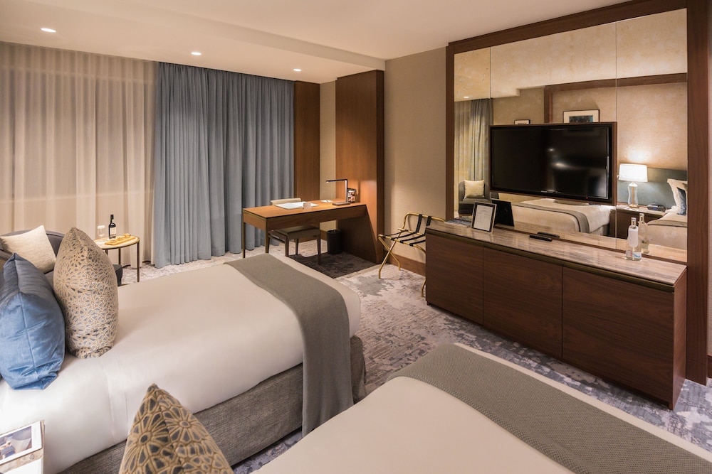 Classic Room, 2 Twin Beds, City View