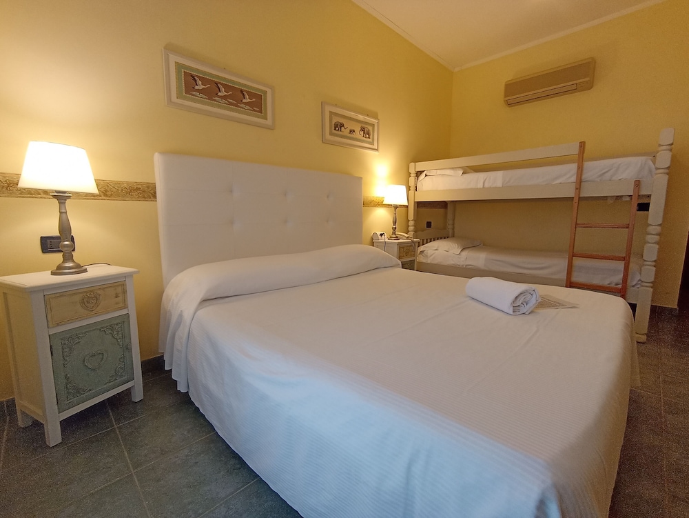 Quadruple Room photo 3