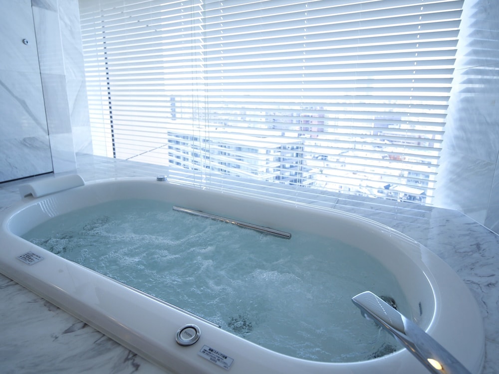 [Lounge Access] Luxury Twin Room, Non Smoking