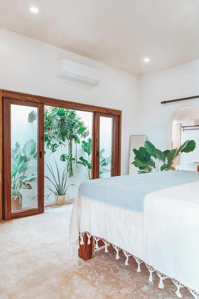 Classic Suite, Garden View
