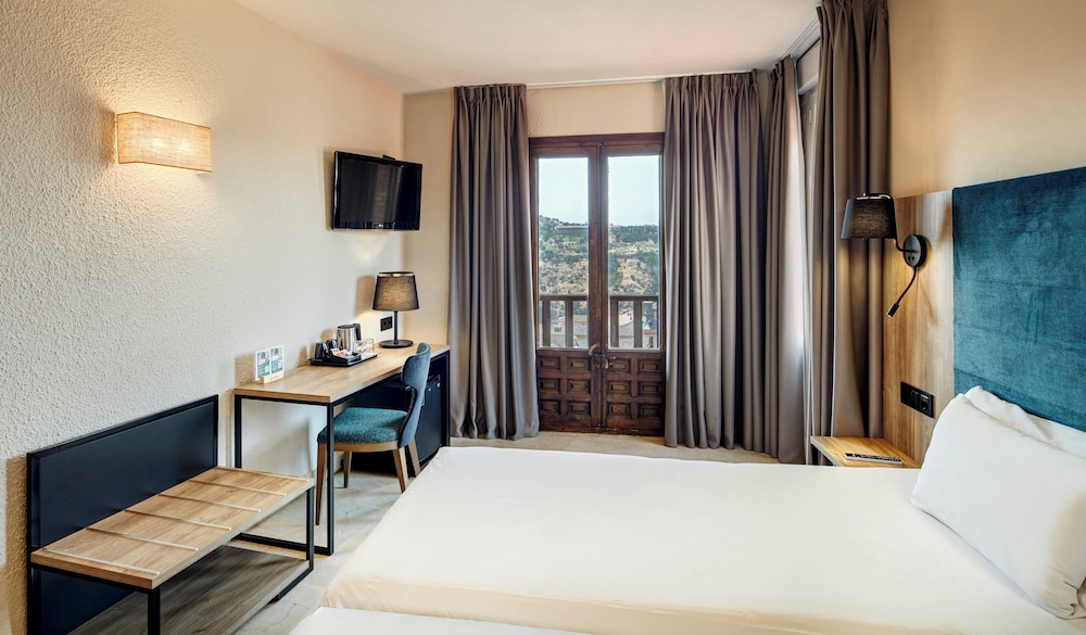 Classic Twin Room (Exterior View) - Photo 1