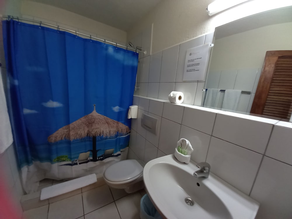 Room, 2 Double Beds, Pool View photo 2