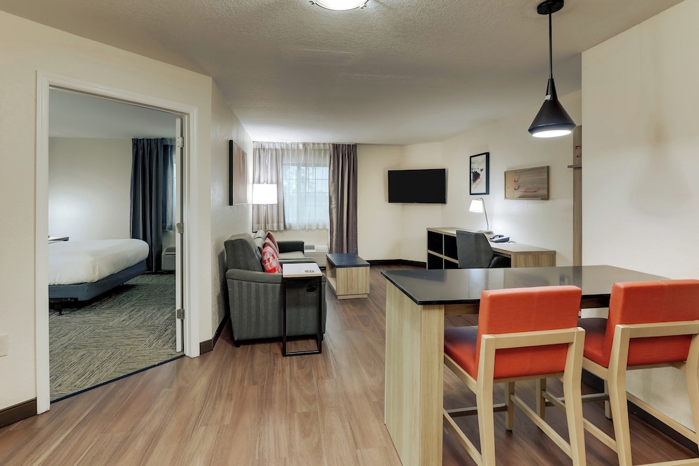 Studio Suite, 1 Queen Bed, Accessible (Mobility Tub) - Photo 3