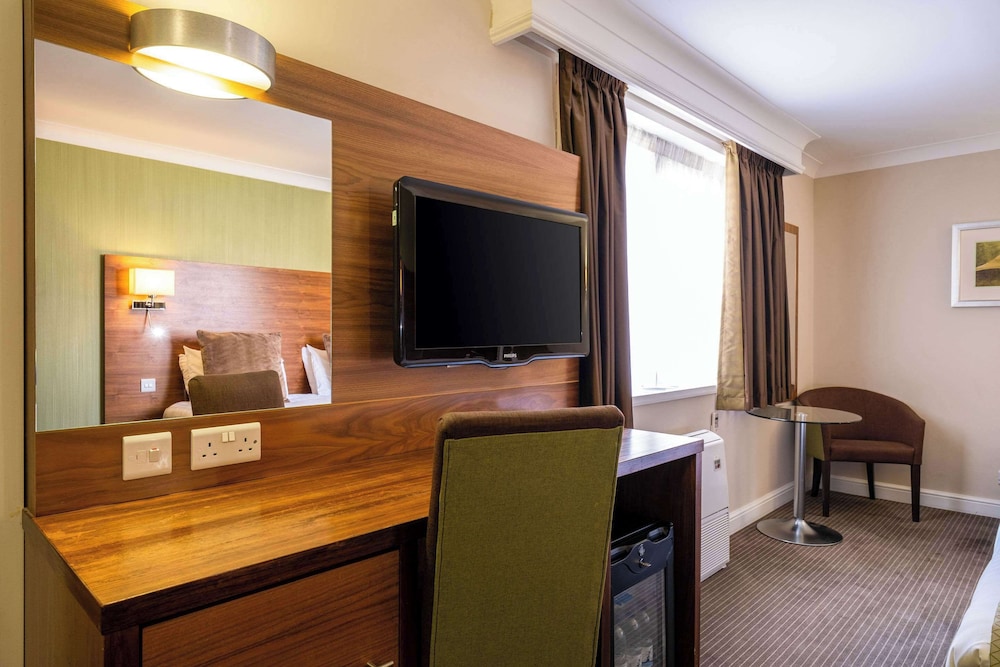 1 Single Bed, 1 Double Bed photo 2