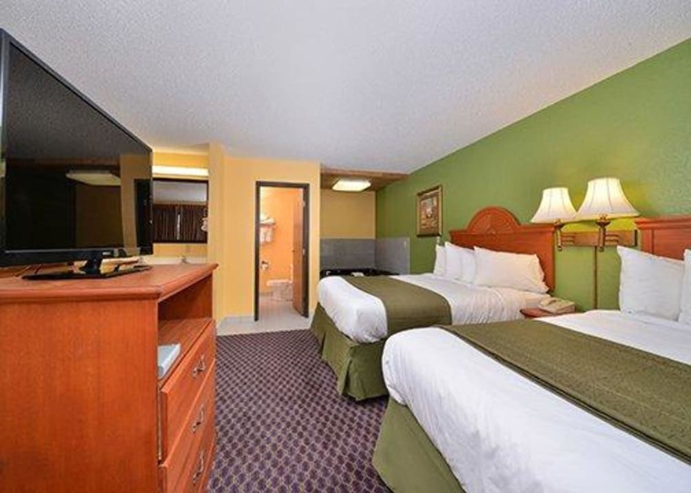 Suite, Multiple Beds, Accessible, Non Smoking