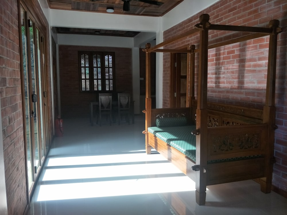Villa 2 photo 1