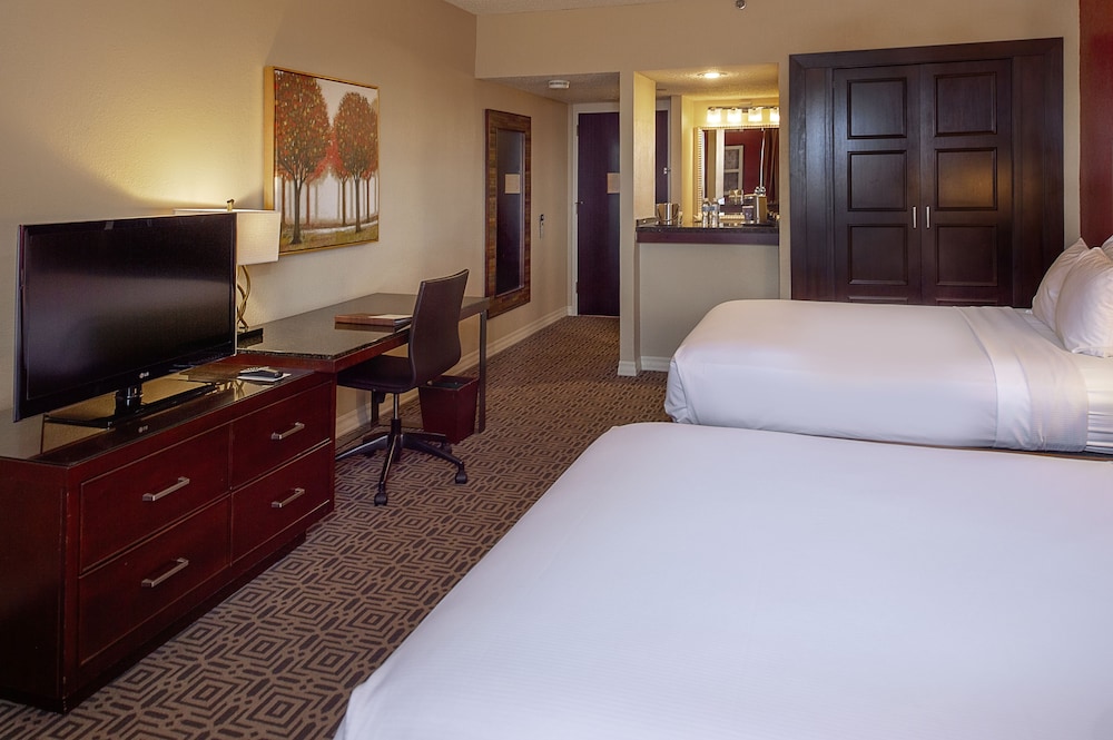 Room, 2 Double Beds, Accessible, Bathtub photo 2