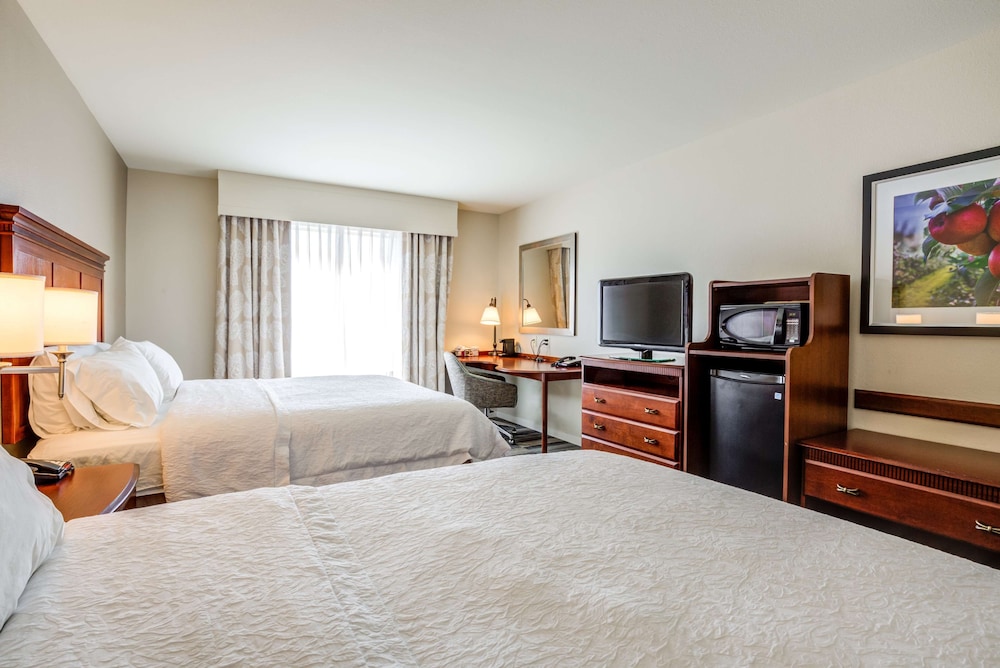 Room, 2 Queen Beds, Accessible (Hearing) - Photo 1