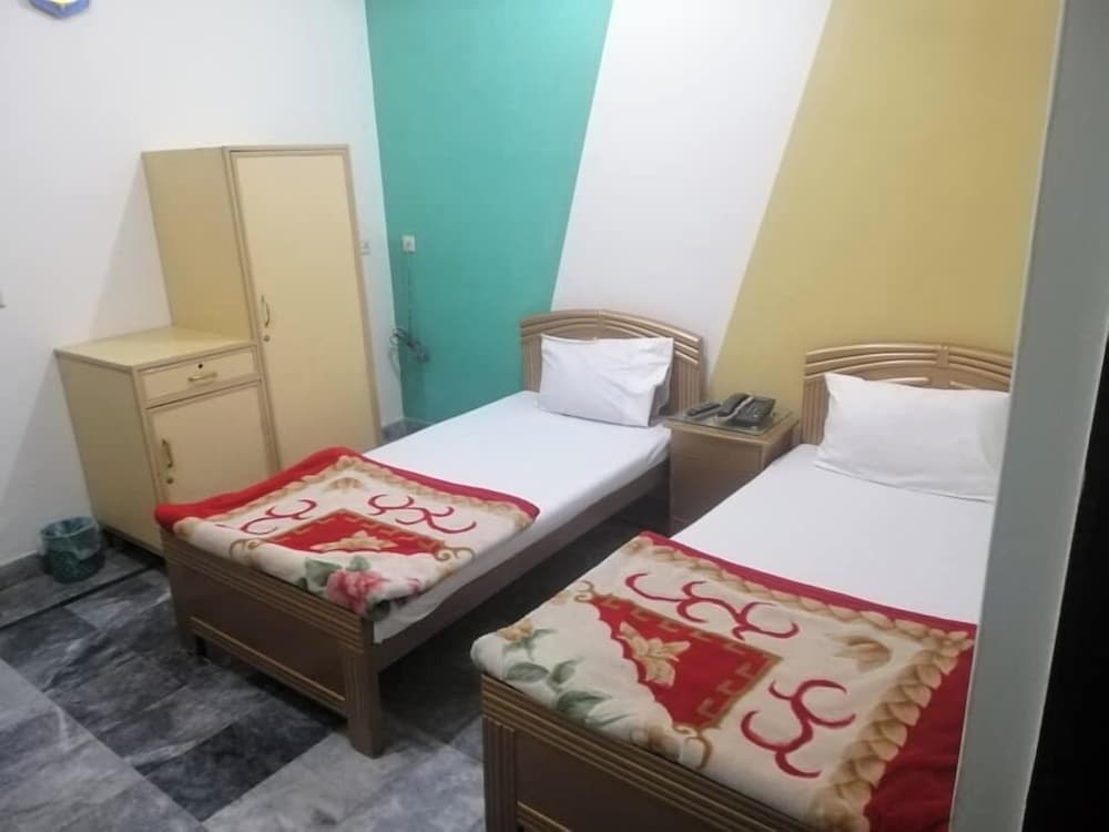 Deluxe Double or Twin Room photo 3