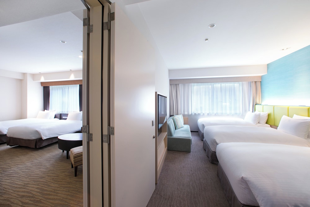 Deluxe Twin Room, Non Smoking (with 2 extra bed) photo 2
