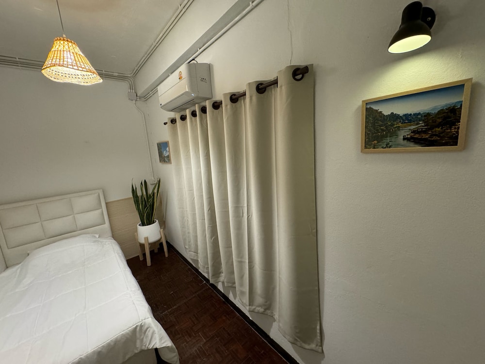 Comfort Single Room, 1 Queen Bed photo 1