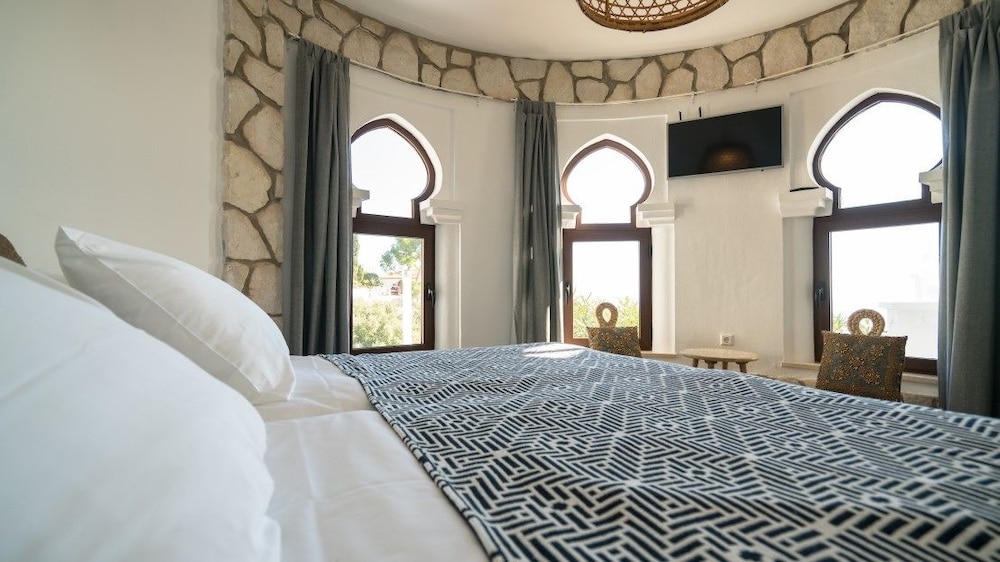 Deluxe Apartment 4, 1 Bedroom, Ocean View, Sea Facing photo 3
