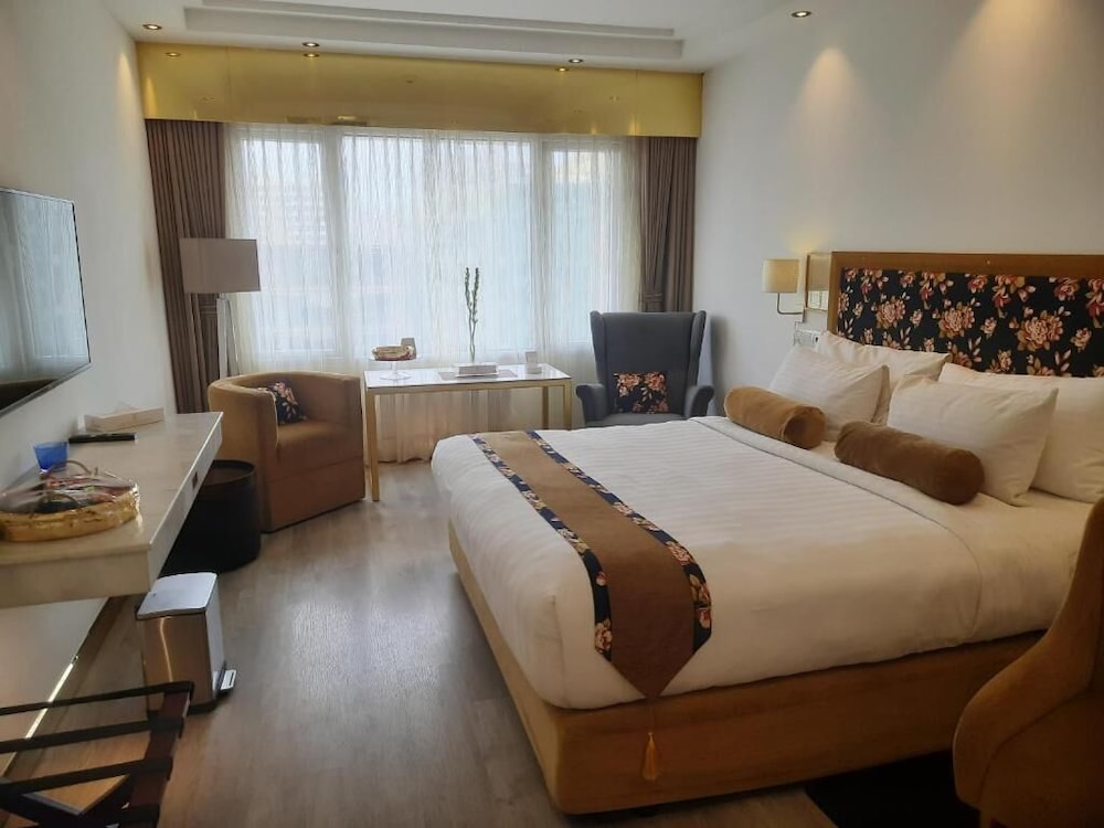 Luxury Double Room, City View photo 3
