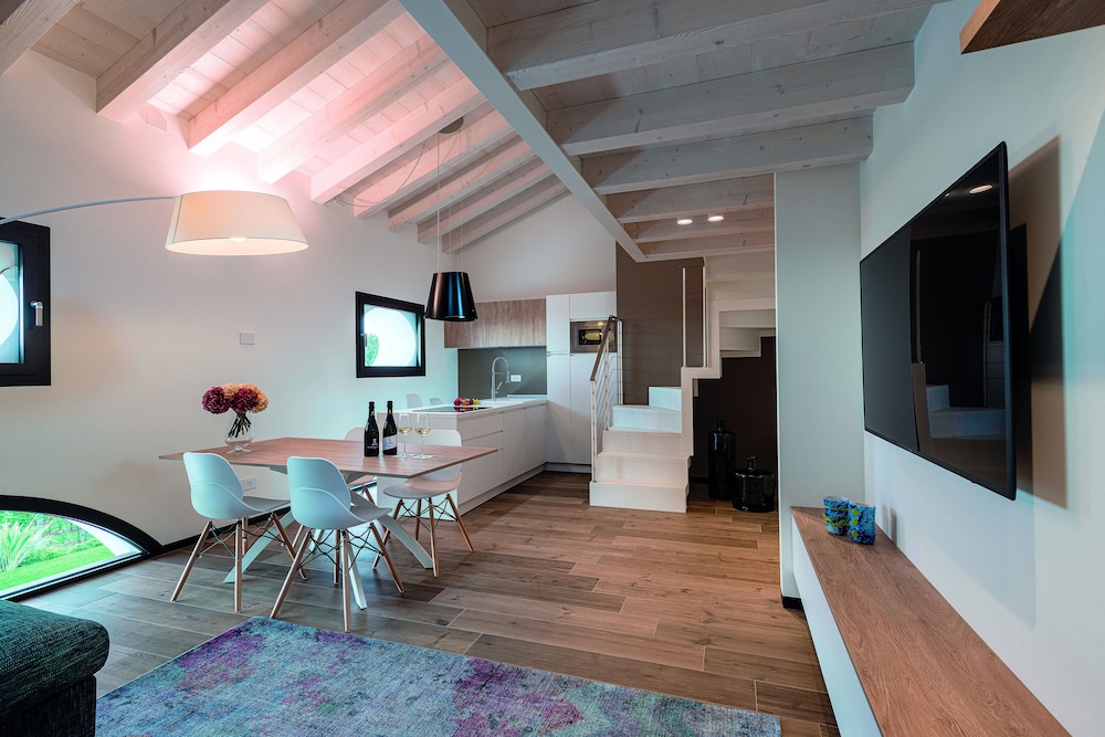 Luxury Condo photo 3
