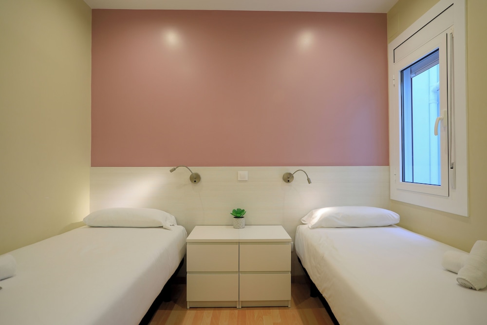 Family Apartment, 3 Bedrooms (1023) photo 2