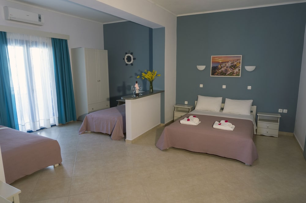 Standard Triple Room, Garden View photo 1
