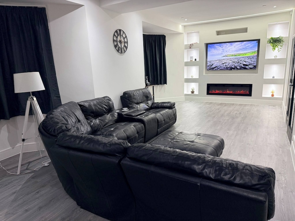 Luxury Home 5 Bedroom 3 Bathroom Games Room Parking, Foto 14
