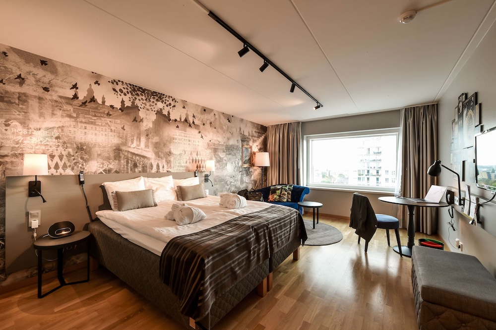 Superior Room, 1 King Bed - Photo 1