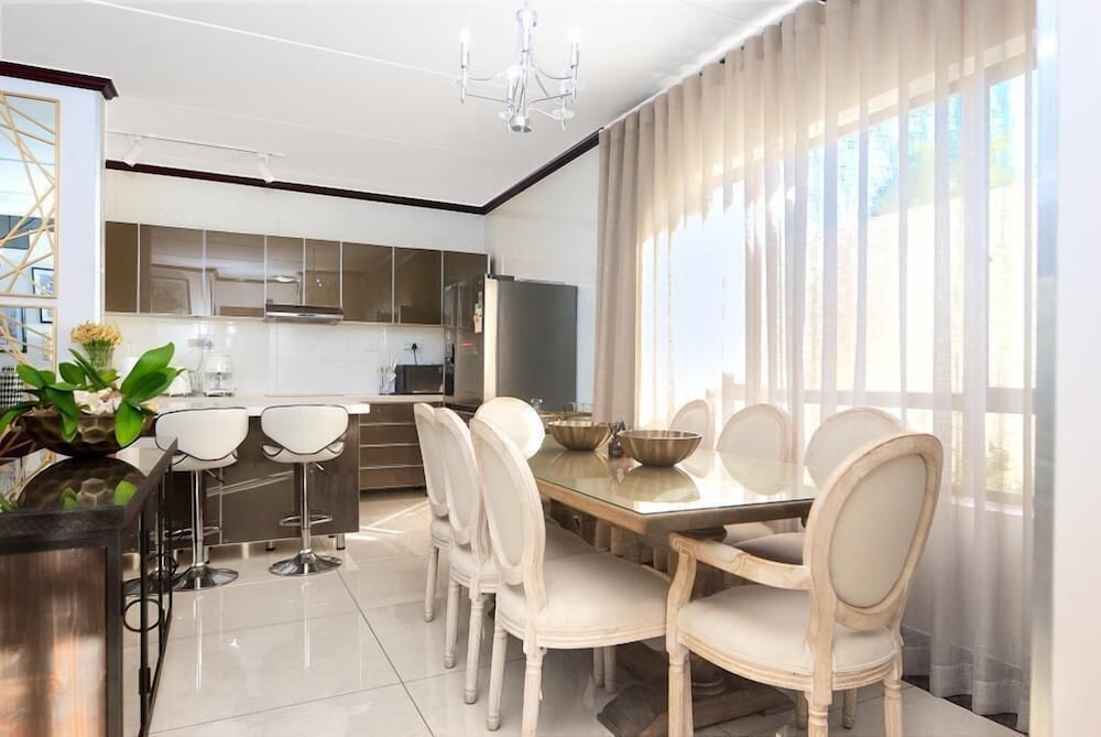 Luxury House, Garden View photo 2