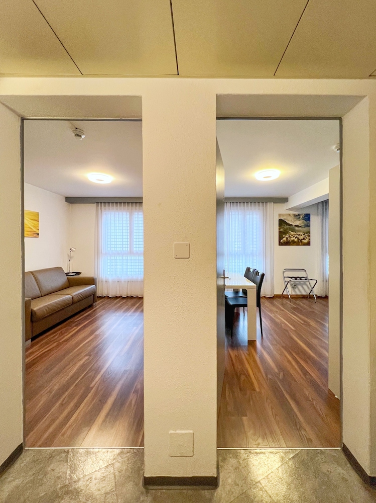 Apartment photo 2