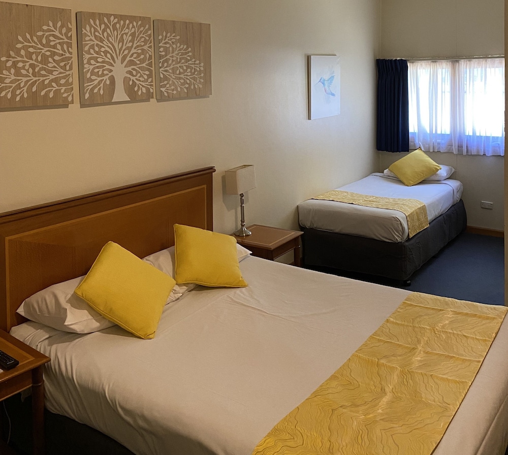Standard Suite, 1 Bedroom, Non Smoking (Twin Room) photo 3
