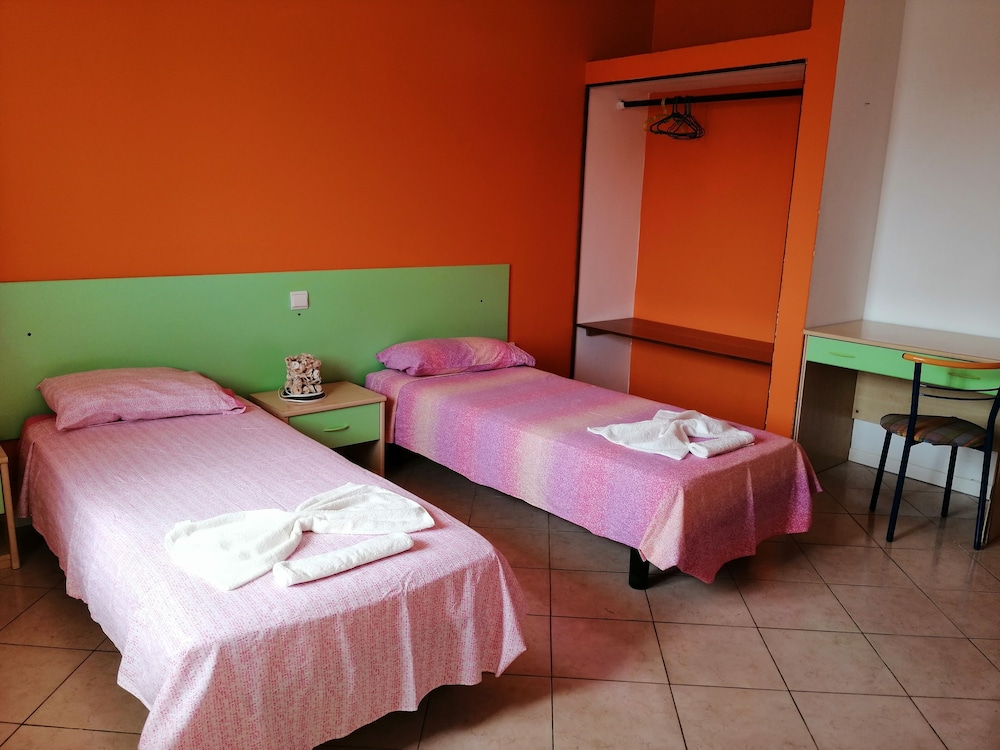Classic Twin Room, Multiple Beds photo 1
