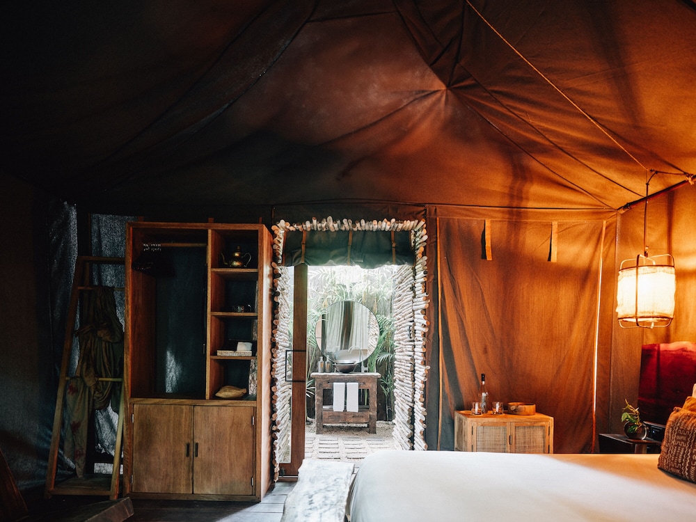Deluxe Room, 1 King Bed, Garden View (Bungalow)