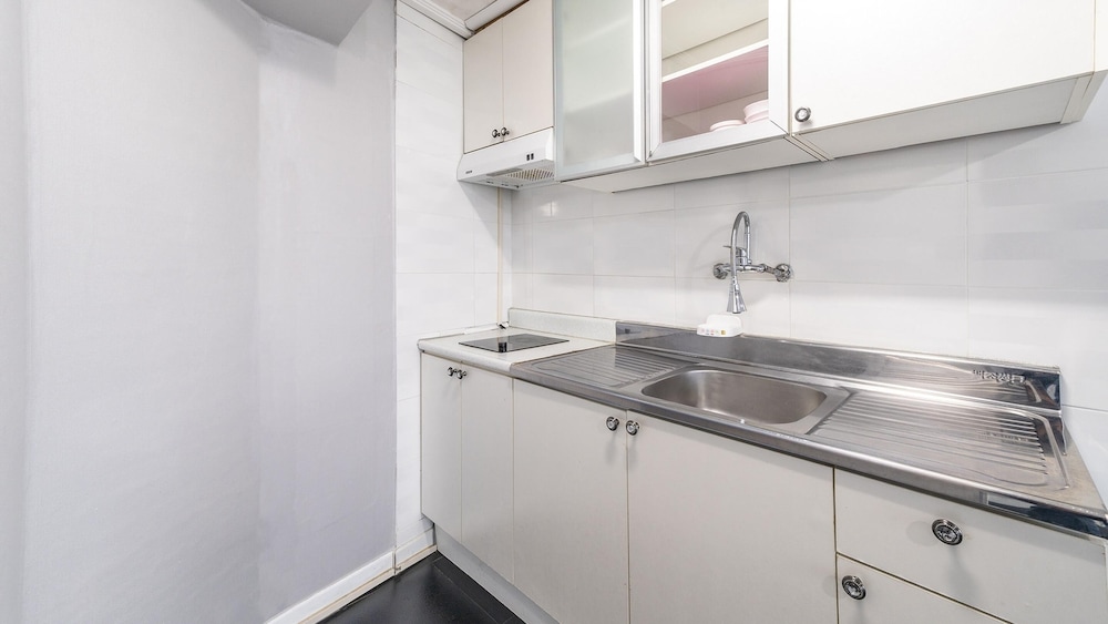 Basic Room, 1 Bedroom (202) - Photo 2