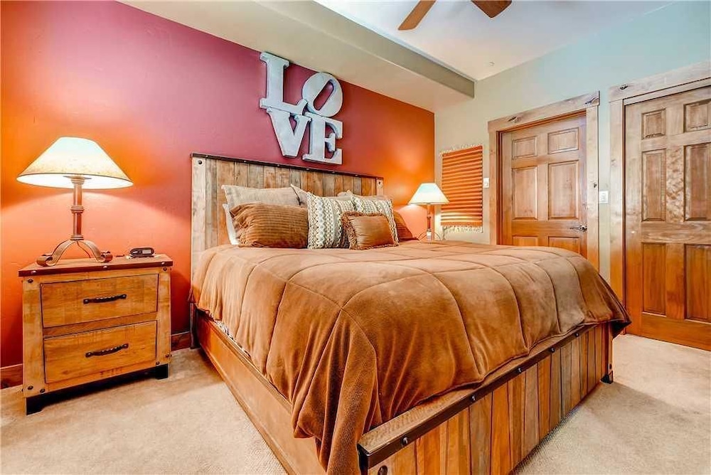 Condo, 1 King Bed with Sofa bed (2210 Timberline Lodge, Trappeur's Cro) photo 2