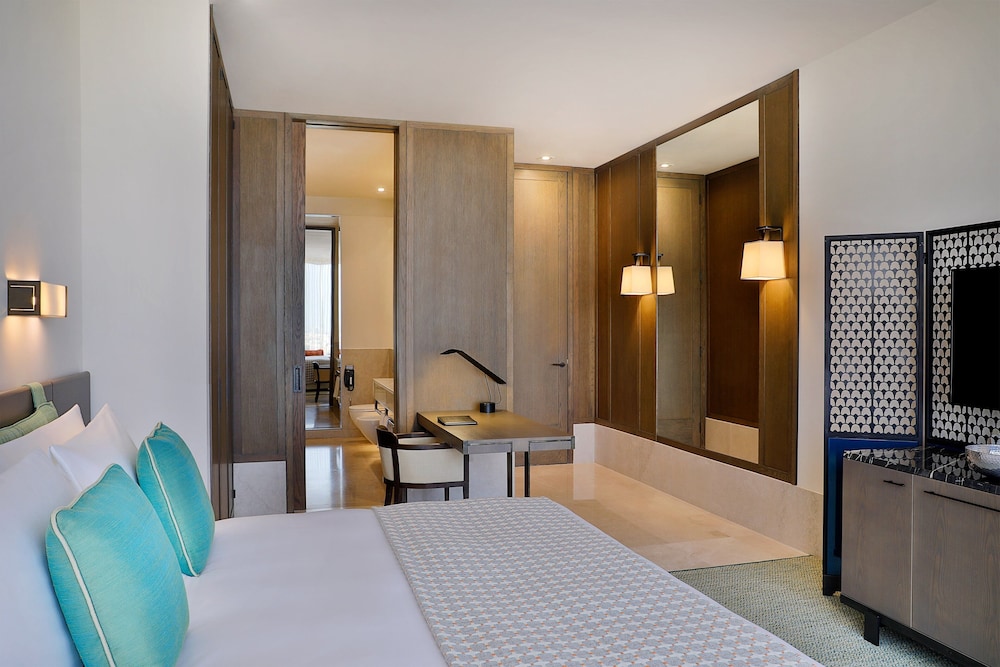 Deluxe Room, 1 King Bed