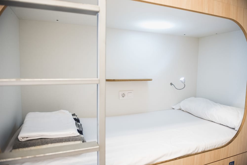 Shared Dormitory, Private Bathroom (6 pax) photo 3