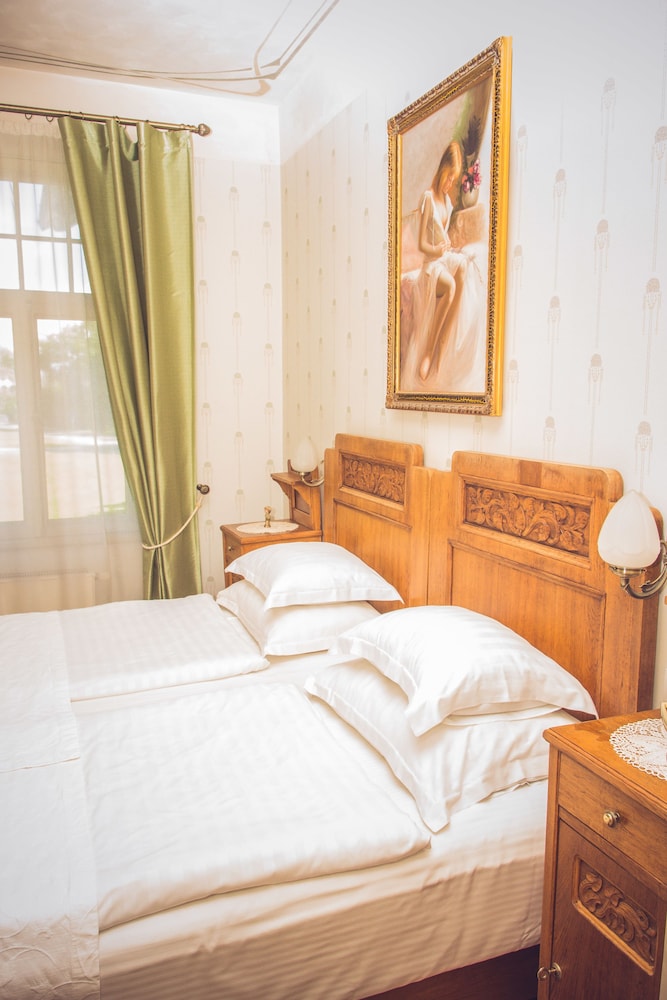 Deluxe Suite - Photo 5
