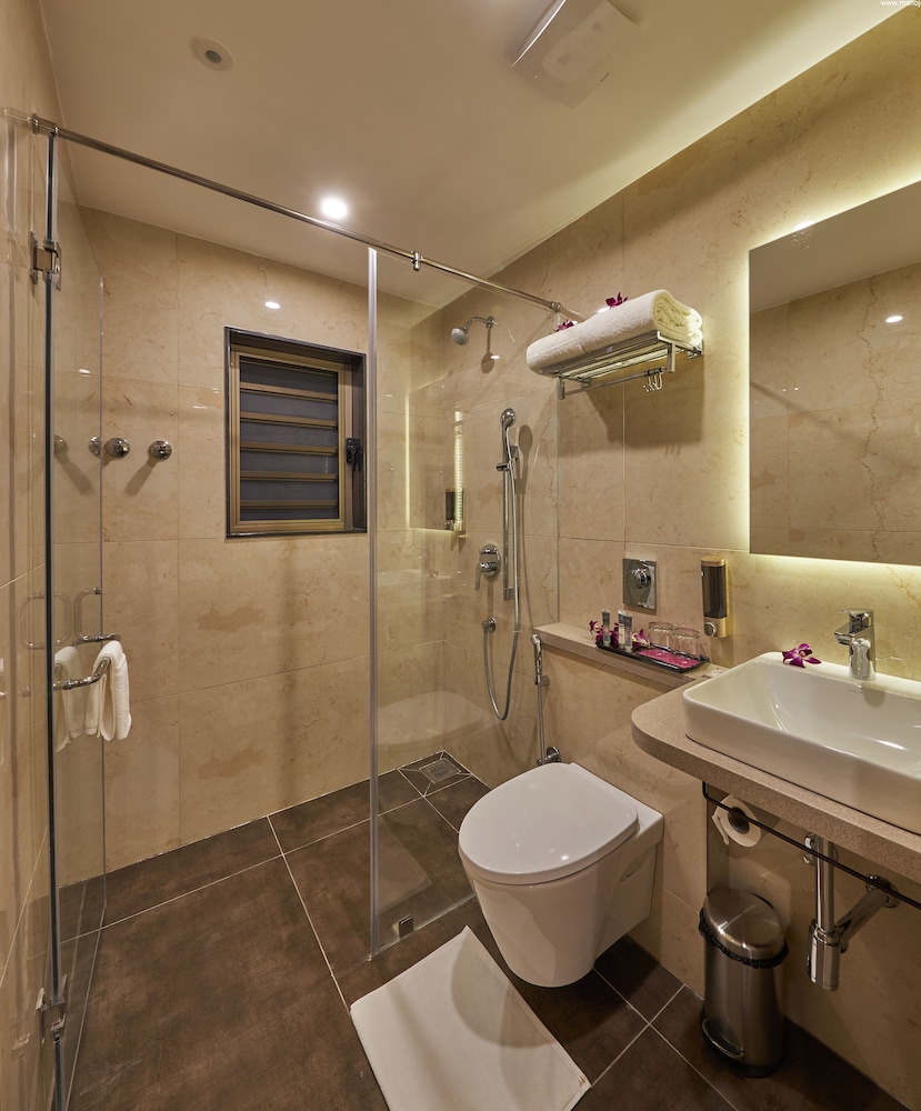 Deluxe Twin Room - Photo 2