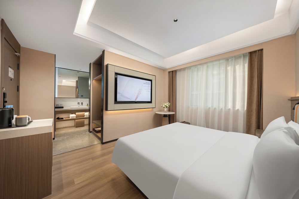 Classic Double Room, City View photo 3
