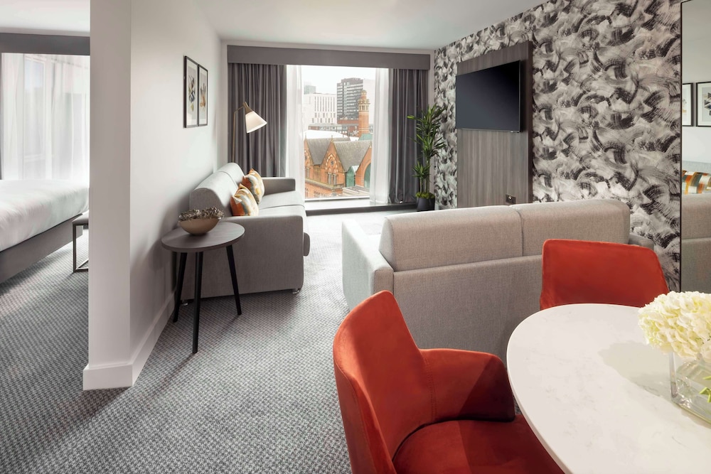 Suite, 1 King Bed, City View - Photo 6