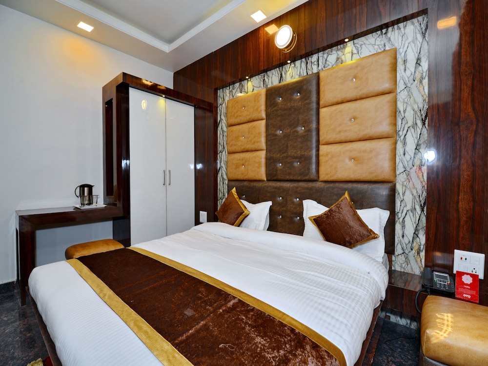 Suite, 1 King Bed photo 3