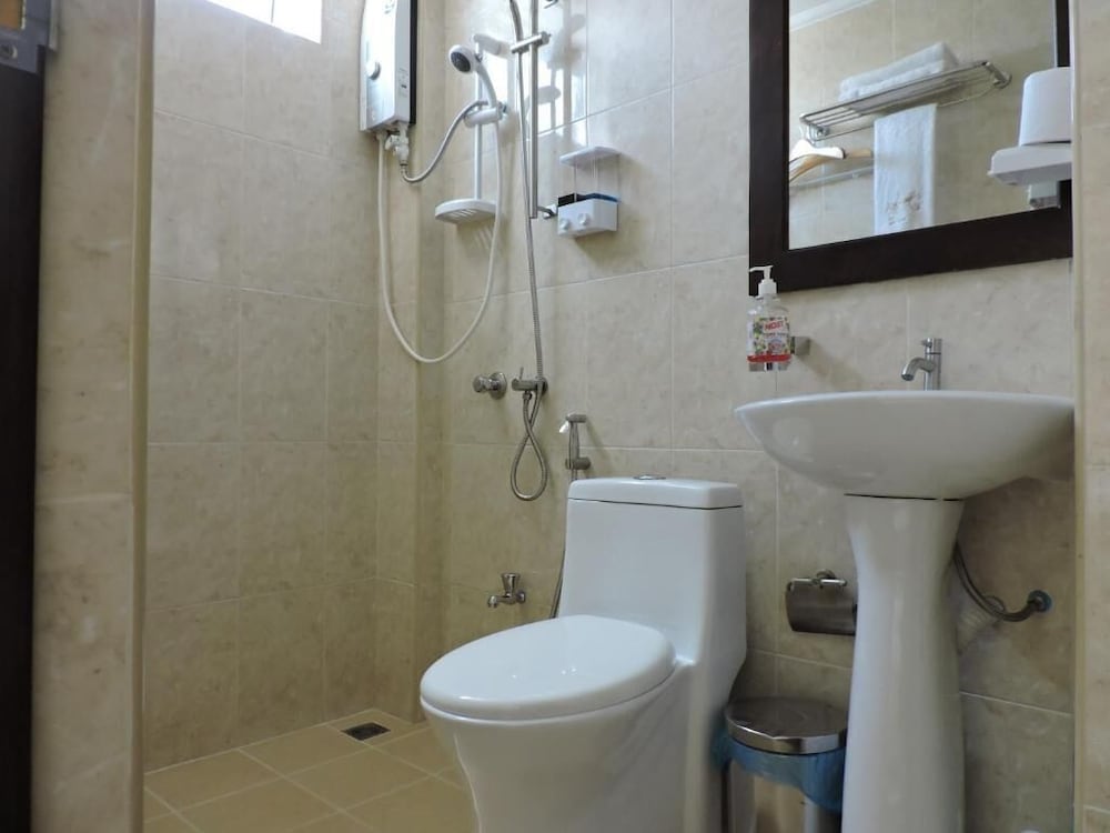 Deluxe Double Room - Photo 16
