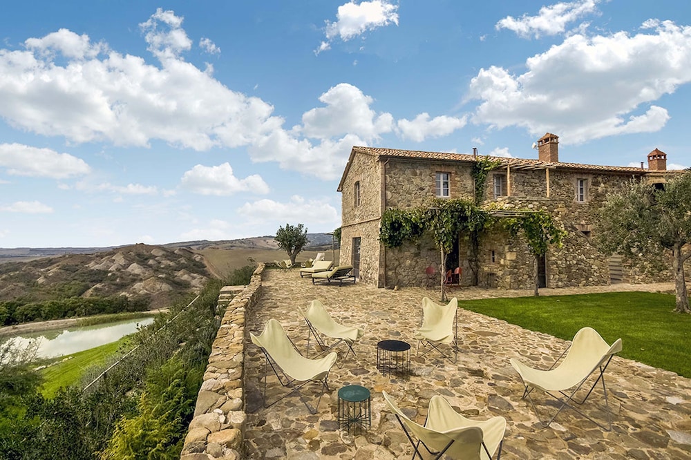 Villa, Smoking