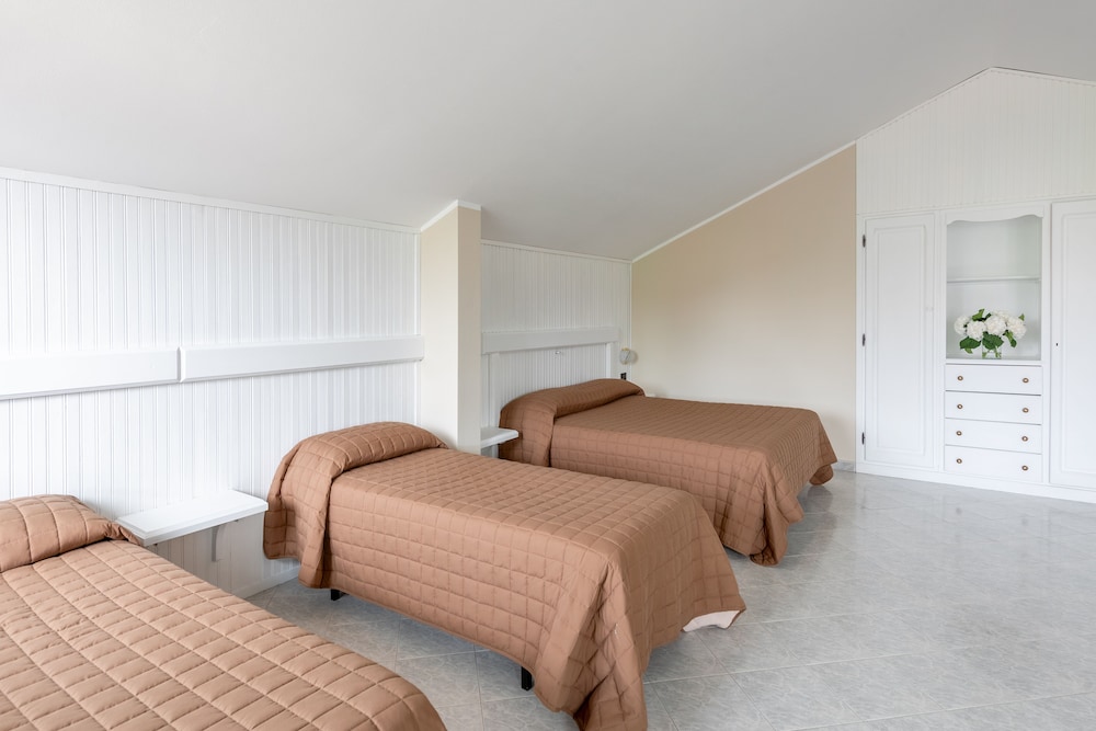 Quadruple Room photo 2