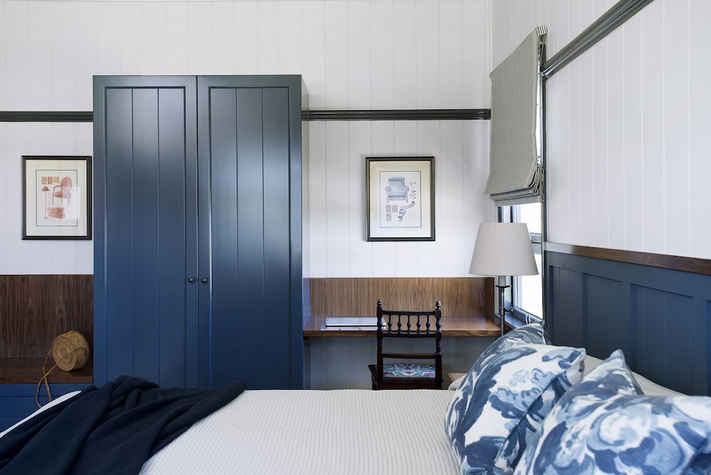 Two Bedroom Cottage - Photo 3