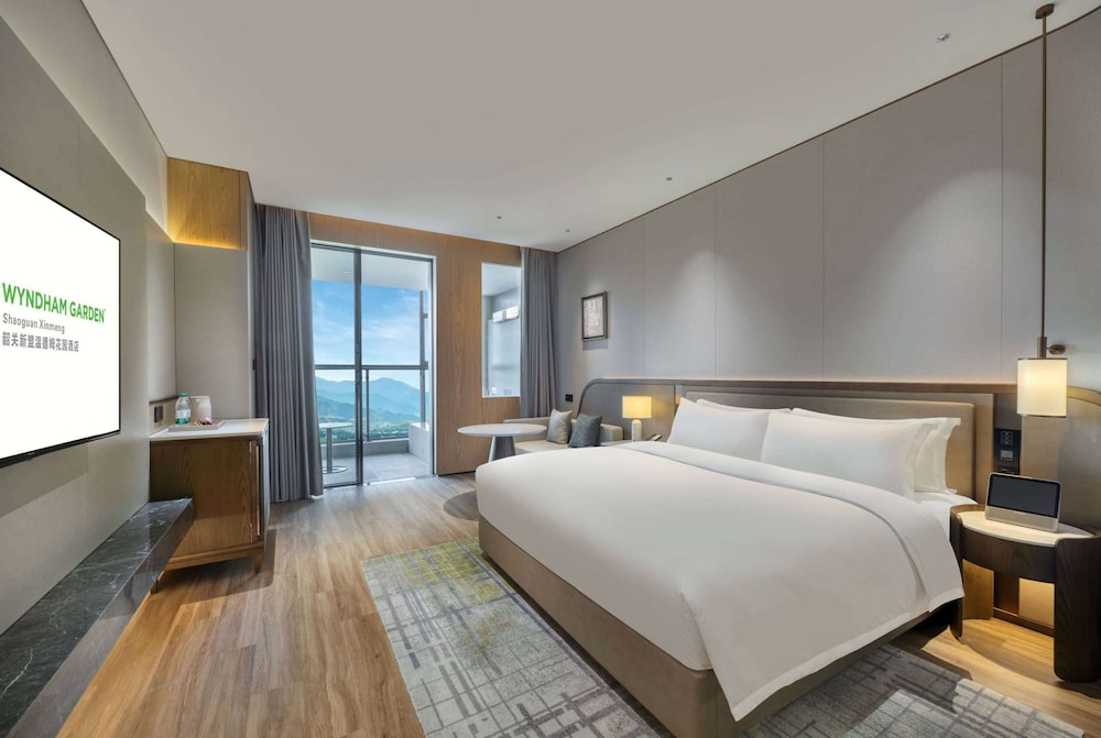 Room, 1 King Bed with Sofa bed, Non Smoking (Supreme, Hot Spring Pool)