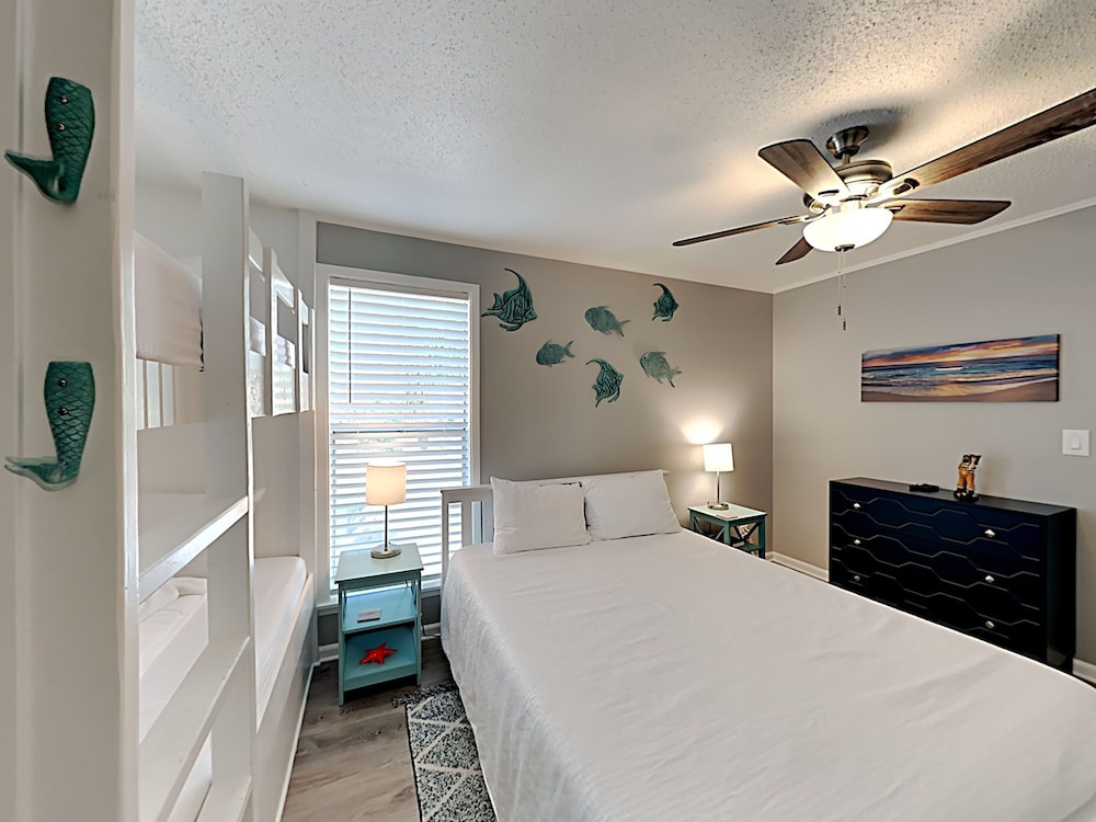 Condo, Multiple Beds, Balcony, Pool View (#2015 - No Pets) photo 1