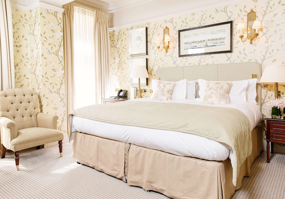 Classic Room thumbnail 6
